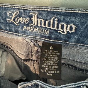 Jeans, women’s size 6 never worn